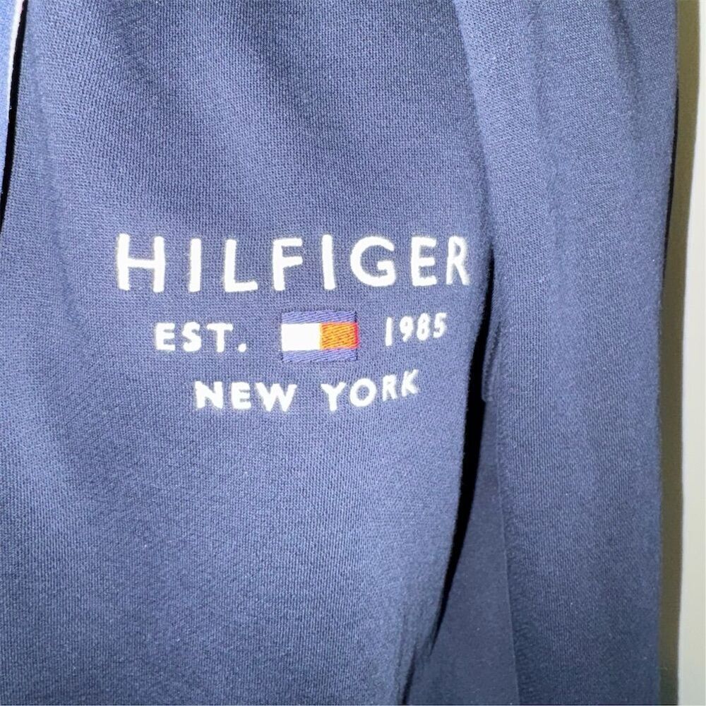 Tommy Hilfiger Women’s Hooded Zip-Up Logo Jacket Size L Deep Navy Blue Unisex - Picture 2 of 13